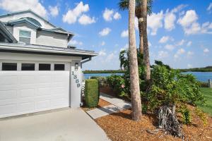 Bayfront 3BR 2nd floor Siesta Key condo with private beach access