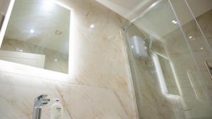 Prestige Stays Cardiff Modern 1-Bed Apartment near City Centre Wi-Fi & Lockbox Check-In