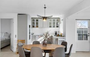 4 Bedroom Gorgeous Home In Rude