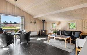Beautiful Home In Juelsminde With Sauna