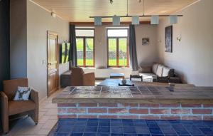 2 Bedroom Gorgeous Home In Manhay