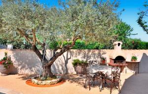 Maisons de vacances Cozy Home In Chateaurenard : photos des chambres