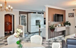 Maisons de vacances Cozy Home In Chateaurenard : photos des chambres