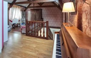 Maisons de vacances Gorgeous Home In Plelan-Le-Petit : photos des chambres