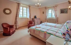 Maisons de vacances Gorgeous Home In Plelan-Le-Petit : photos des chambres