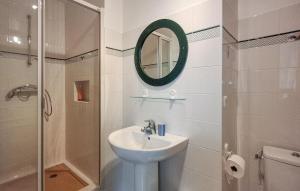 Maisons de vacances Gorgeous Home In Plelan-Le-Petit : Maison de Vacances 3 Chambres 