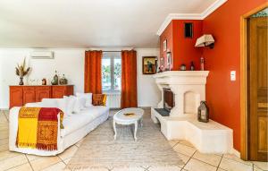 2 Bedroom Amazing Home In Noves