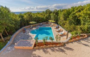 5 Bedroom Nice Home In Koromacno