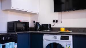 Prestige Stays Cardiff Modern 2-Bedroom Duplex Apartment near City Centre Wi-Fi & Lockbox Check-In