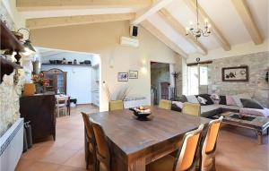 Stunning Home In Porec