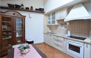 Stunning Home In Porec