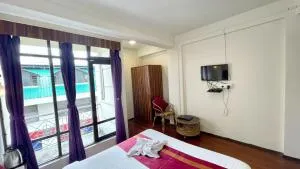 Premium SWIMMING-POOL Hotel New Rockbay Near Sea Beach-Spacious Room - Near Temple with Prime Location wifi- Lift and Parking Facilities - Bālighāi