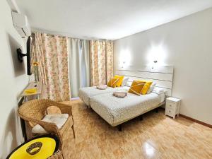 ATLANTICO - pool, AC, parking, close to the beach and city center