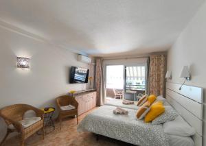 ATLANTICO - pool, AC, parking, close to the beach and city center