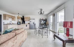 Appartements Beautiful Apartment In La Tremblade : photos des chambres