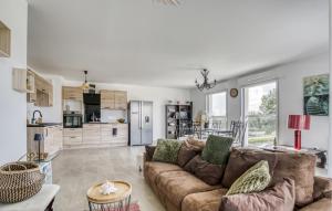 Appartements Beautiful Apartment In La Tremblade : photos des chambres