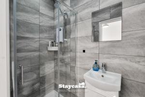 The Cowesby Suite 4-Bed Home · Street Parking