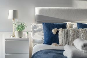 3 Bedroom Monthly Stays Apt at Juliet House By Azzurri Properties Short Lets & Serviced Accommodation Hoxton With WiFi