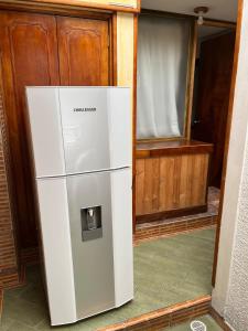 Casa cerca del CC Titán con seguridad Privada