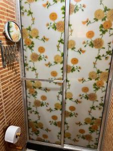 Casa cerca del CC Titán con seguridad Privada