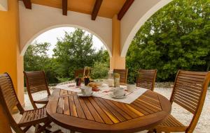 Pet Friendly Home In Koromacno