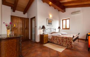 Pet Friendly Home In Koromacno