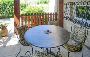 Maisons de vacances Amazing Home In Vedene : photos des chambres