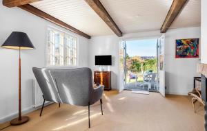 Nice Home In Ry With Wifi