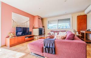 Stunning Home In Arenys De Munt