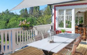 Nice Home In Ljusterö With Sauna