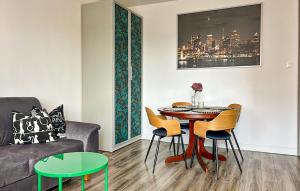 2 Bedroom Cozy Home In Gdansk