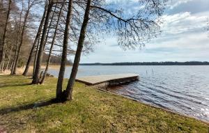 Amazing Home In Ör With Wifi