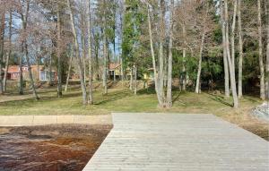 Amazing Home In Ör With Wifi