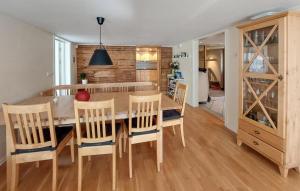 Amazing Home In Ör With Wifi