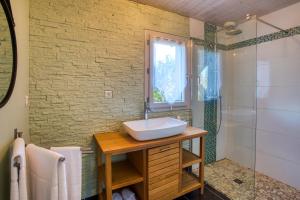 Chalets gite&spa privatif -le bois de la pause- : photos des chambres