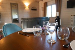 Chalets gite&spa privatif -le bois de la pause- : photos des chambres