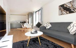 Spacious Apartment in Central MCR with Terrace, Gym