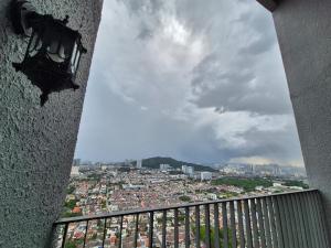 EkoCheras with Balcony Sunshine Cosy Condo Next to MRT Stay 3 or 4 Pax