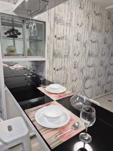 EkoCheras with Balcony Sunshine Cosy Condo Next to MRT Stay 3 or 4 Pax
