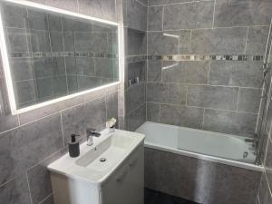 Sovereign House Apartment with private car park