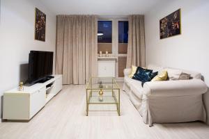 Katowice Golden Peacock - Grazynskiego 7