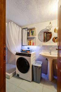 Fully equipped and Family-friendly with 4k NETFLIX at Thessaloniki Center