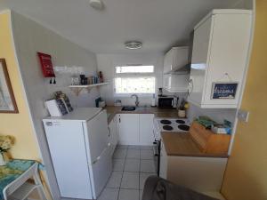 Sunnyside Chalet, walk to the beach & close to Norfolk broads - pet friendly!