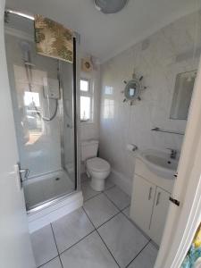 Sunnyside Chalet, walk to the beach & close to Norfolk broads - pet friendly!