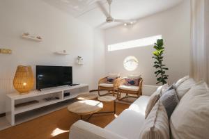 Coco Beach I&II - 6 Bedrooms , Private Pool , Beach at 200 meters