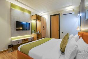 Hotel Highway Greens Near VR Punjab Mall Airport Road Mohali Chandigarh