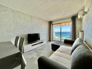 Spacious 2P Terrace with sea view