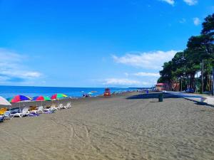 Park & Beach House in Ureki Magnetiti