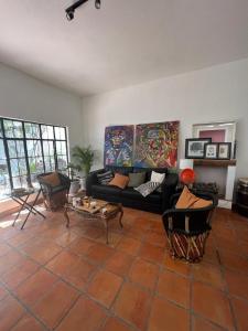 Chic 1 Bedroom Casita with Secret Garden