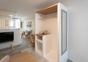 WHITE W2 new studio in Naousa